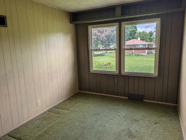 203 E 2nd ST, Genoa, IL 60135