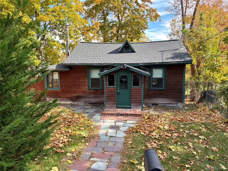 50 Forest LN, Yorktown Heights, NY 10598