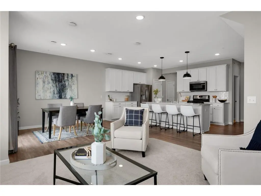 11321 Brookview Roads, Woodbury, MN 55129
