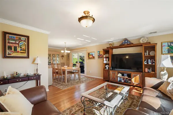 130 Harris RD, Katonah, NY 10536