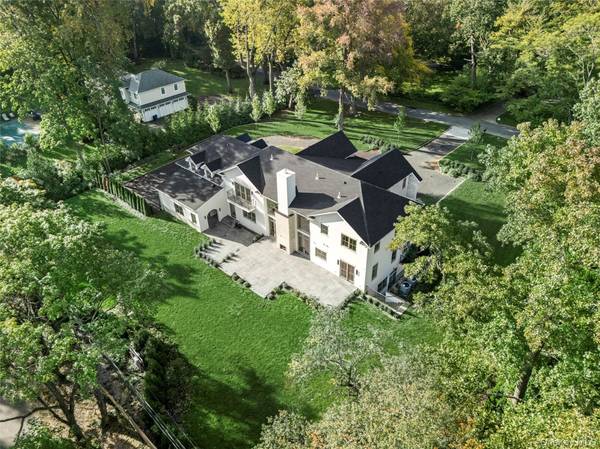 25 W Creek Farms, Sands Point, NY 11050