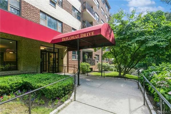 100 Diplomat DR #5N, Mount Kisco, NY 10549