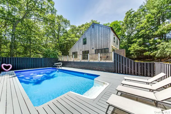 33 Woodbine DR, East Hampton, NY 11937