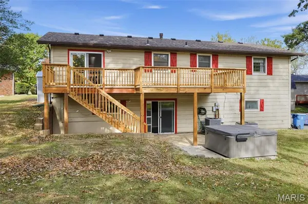515 Nancy CT, Troy, IL 62294