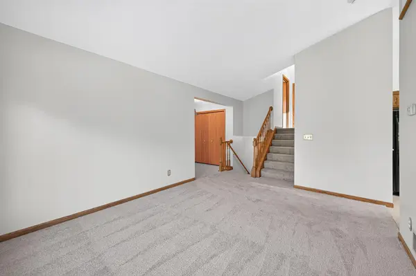 6195 River Mill DR, Monticello, MN 55362
