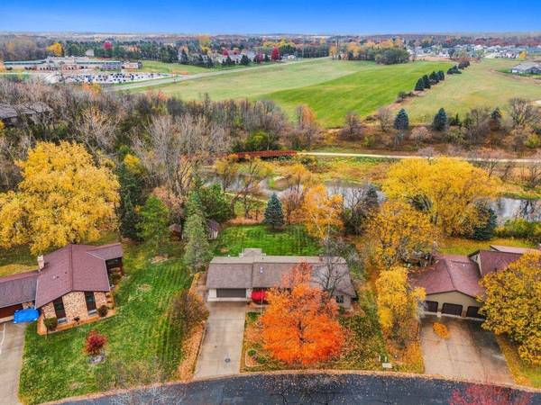 1231 Parkview DR, New Richmond, WI 54017