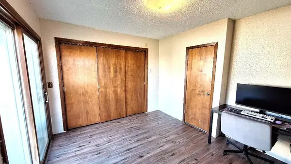 301 Main ST E, Cavalier, ND 58220
