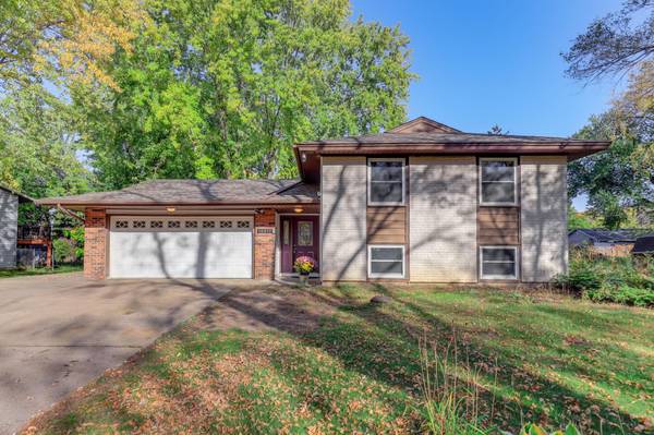 10857 Hollywood BLVD NW, Coon Rapids, MN 55433