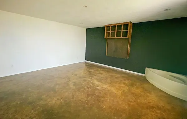 1898 N Highway 81, Chickasha, OK 73018