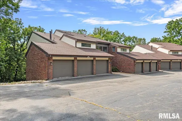 2012 Jeanette LN #F, Springfield, IL 62702