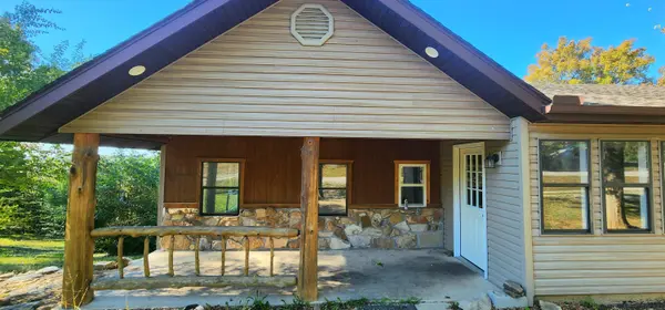 1441 County Road 806, Gainesville, MO 65655