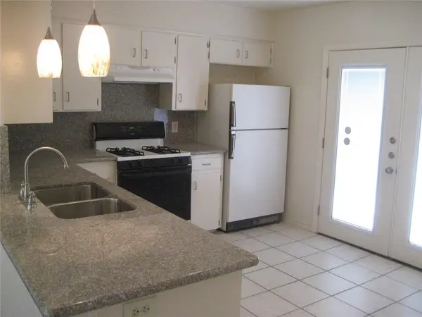 10806 Lambert CIR #B, Austin, TX 78758