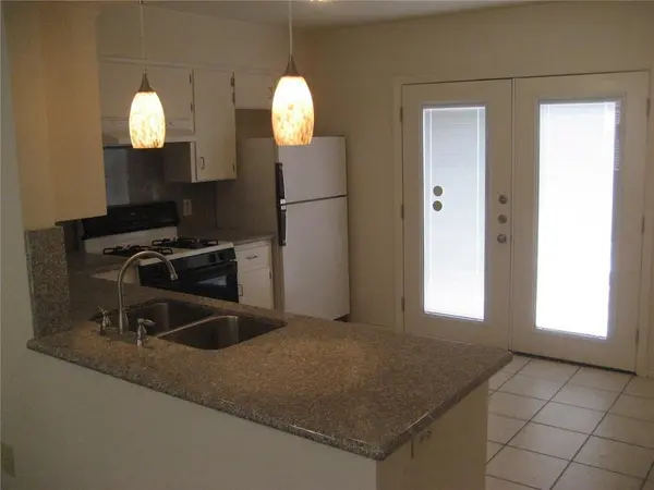 10806 Lambert CIR #B, Austin, TX 78758