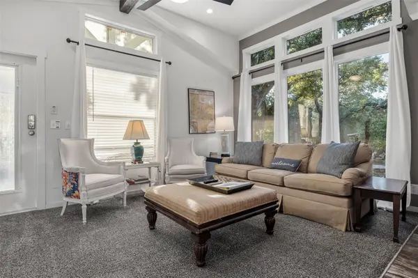 916 High Mesa DR, Wimberley, TX 78676