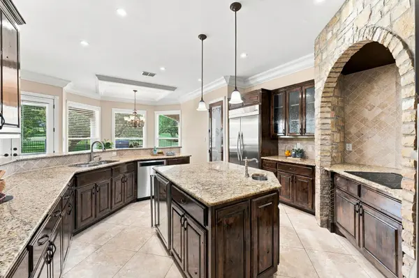 3 Gentlebrook BND, The Hills, TX 78738