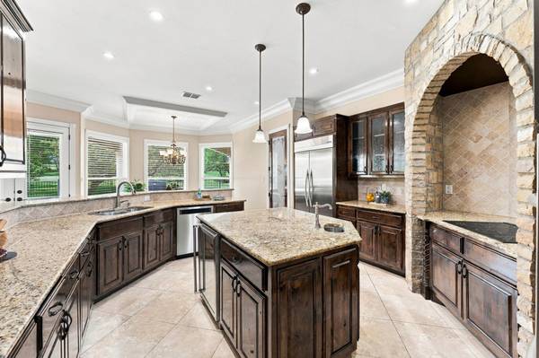 3 Gentlebrook BND, The Hills, TX 78738