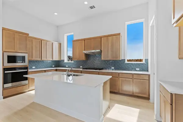 210 Silverbell LN, Bastrop, TX 78602