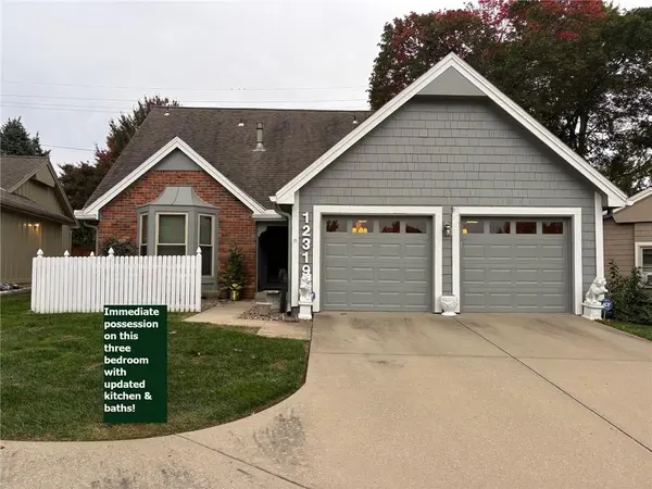 12319 W 82nd PL, Merriam, KS 66215