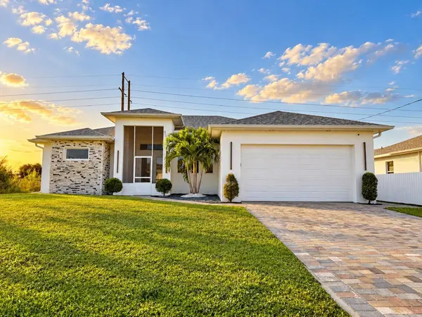 1106 FLOYD AVE S, Lehigh Acres, FL 33976