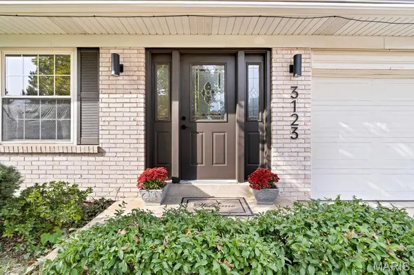 3123 Donnycave LN, Maryland Heights, MO 63043