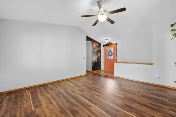 11802 W Jamesburg St, Wichita, KS 67212