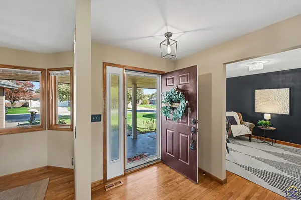 3939 SW 40th Ter, Topeka, KS 66610