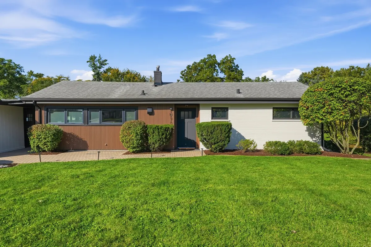 1N570 Forest AVE, Glen Ellyn, IL 60137