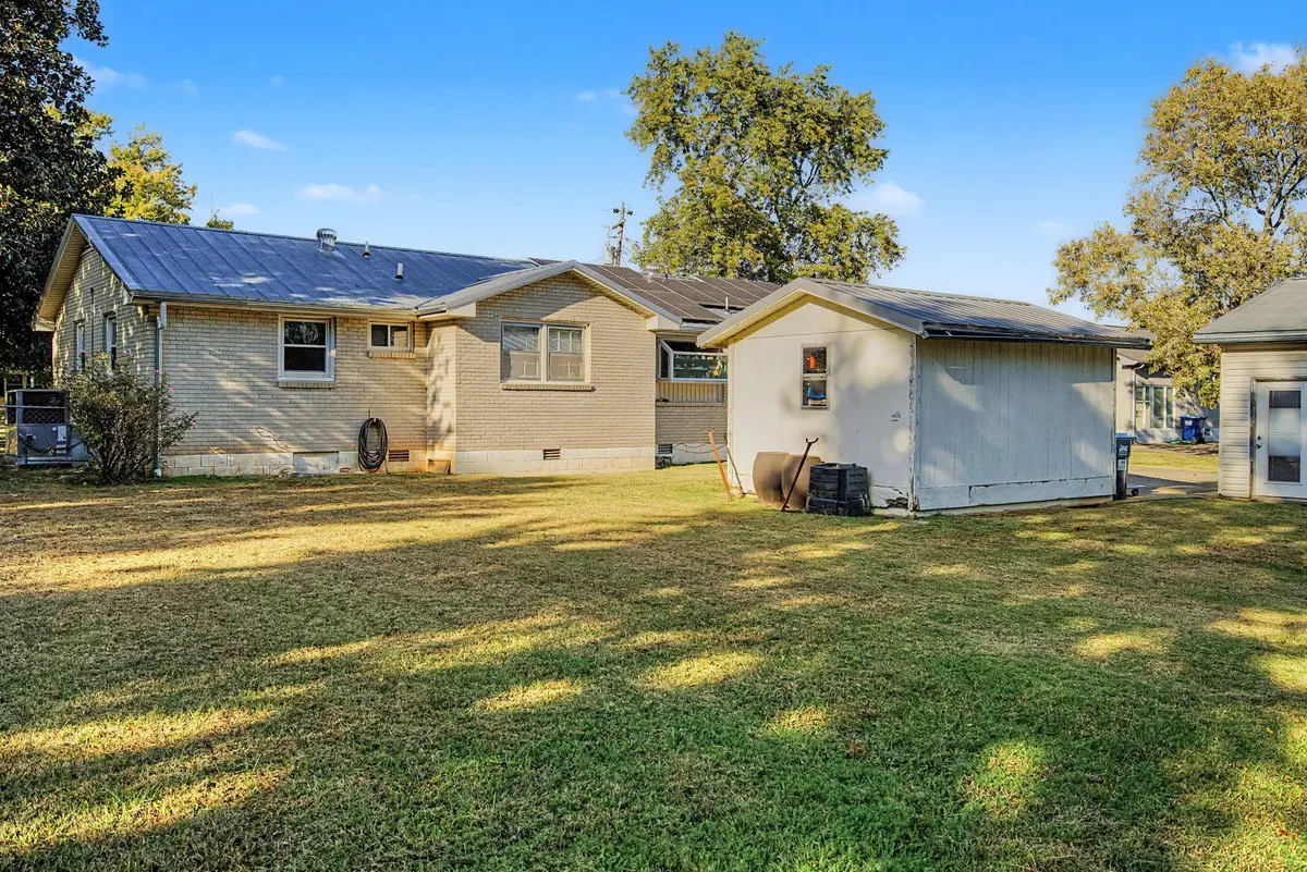 205 W Hutchinson Dr, Smyrna, TN 37167