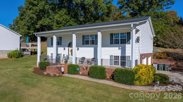 2137 Olde Farm RD, Hudson, NC 28638