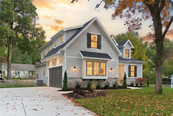2914 W 94th TER, Leawood, KS 66206