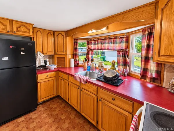 12 Betsy Ross, Bohemia, NY 11716