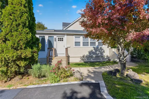25 Bella Vista AVE, Glen Cove, NY 11542