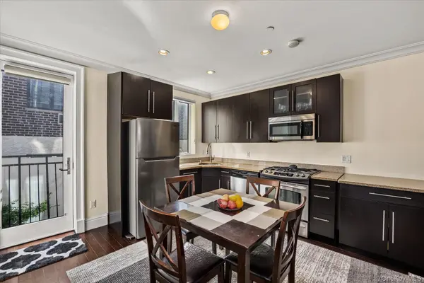 6641 69th ST #1E, Middle Village, NY 11379