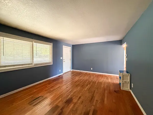 1367 County Road 1000, Lerna, IL 62440