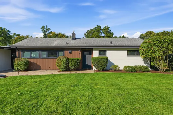 1N570 Forest AVE, Glen Ellyn, IL 60137
