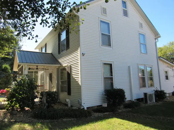 611 E Grundy St, Tullahoma, TN 37388