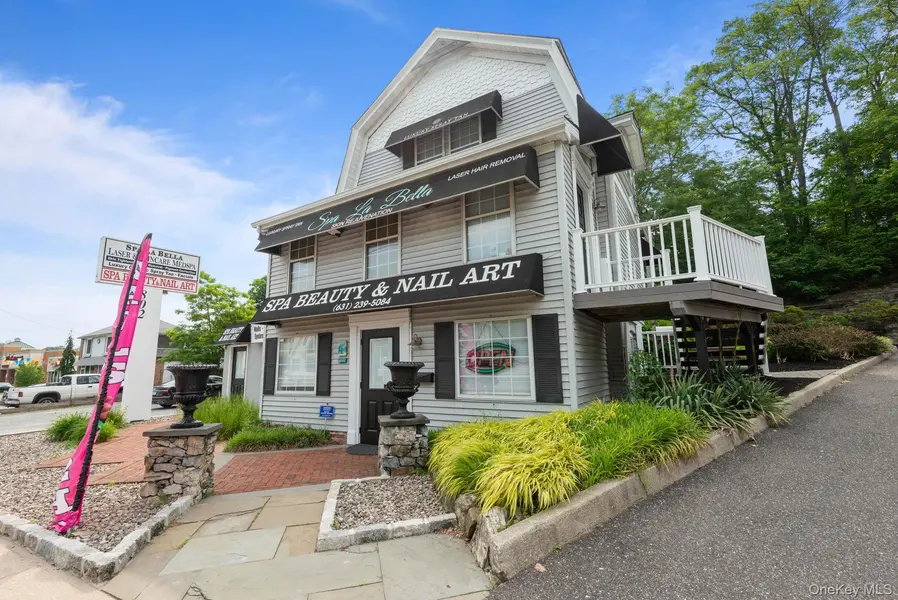 802 Fort Salonga RD, Northport, NY 11768