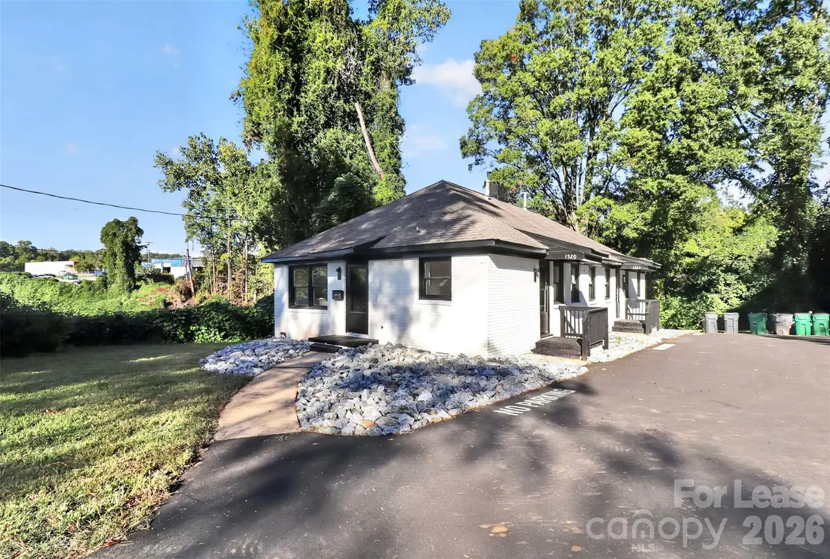 1520 Effingham RD, Charlotte, NC 28208
