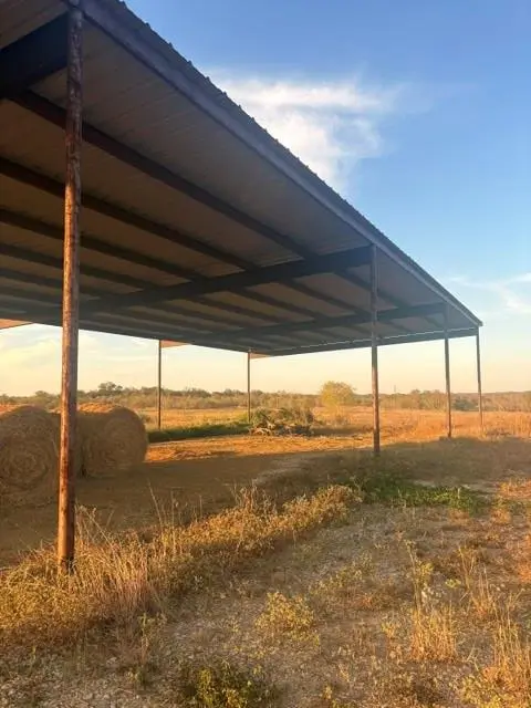 405 Molasses RD, Dale, TX 78616