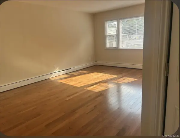 130 Staunton Ave, Yonkers, NY 10704