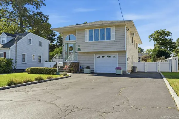 12A Pauchogue AVE, East Islip, NY 11730