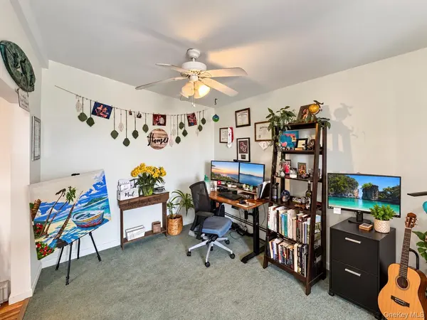 869 Canal ST #Apt 1, Lindenhurst, NY 11757