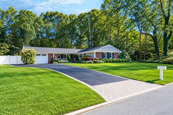 103 Sycamore CIR, Stony Brook, NY 11790