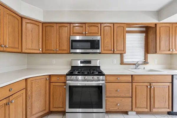 35 Rintin ST, Franklin Square, NY 11010