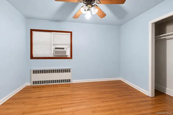 35 Rintin ST, Franklin Square, NY 11010