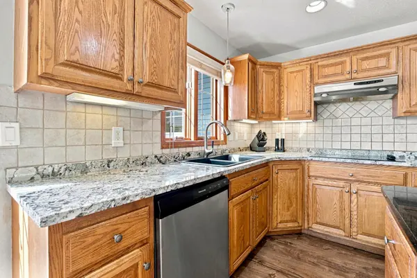 609 Lexington LN, Moorhead, MN 56560