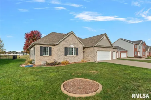 319 HUNTINGTON DR, Chatham, IL 62629