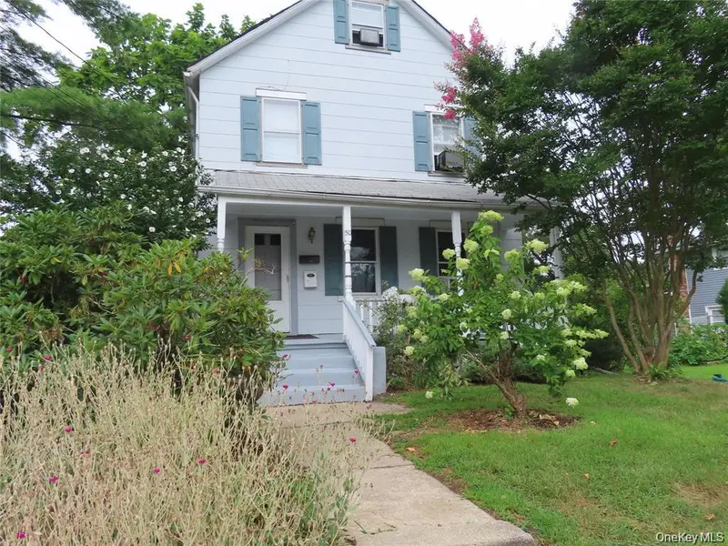 50 Pacific ST #Upper, North Babylon, NY 11703