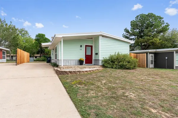 716 Hunter DR, Rockdale, TX 76567