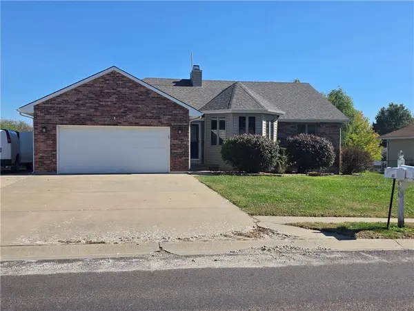 606 S Johnson DR, Odessa, MO 64076